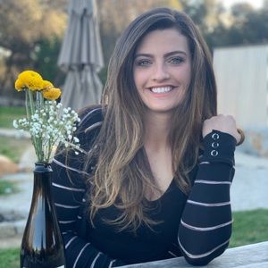 Meet your Posher, Taya